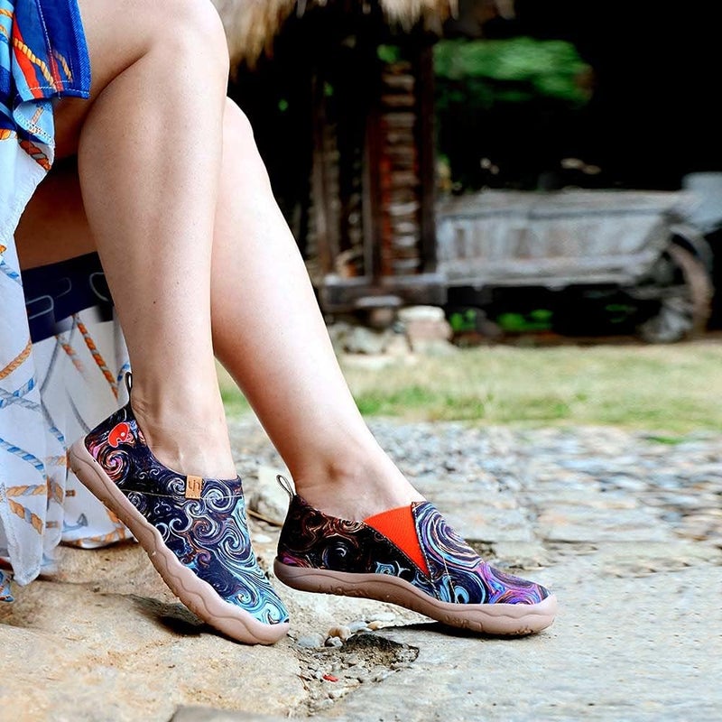 UIN Women's Starry Night Painted Canvas Slip-On Shoes Fashion Ladies Travel Shoes Black (7) - Image 5
